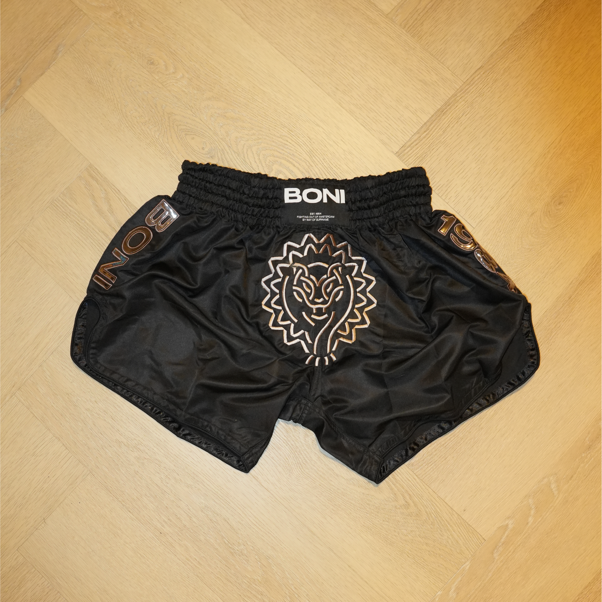 BONI Muay Thai shorts: "RO"